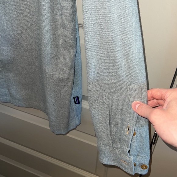 Patagonia Large Over Shirt - Picture 4 of 5